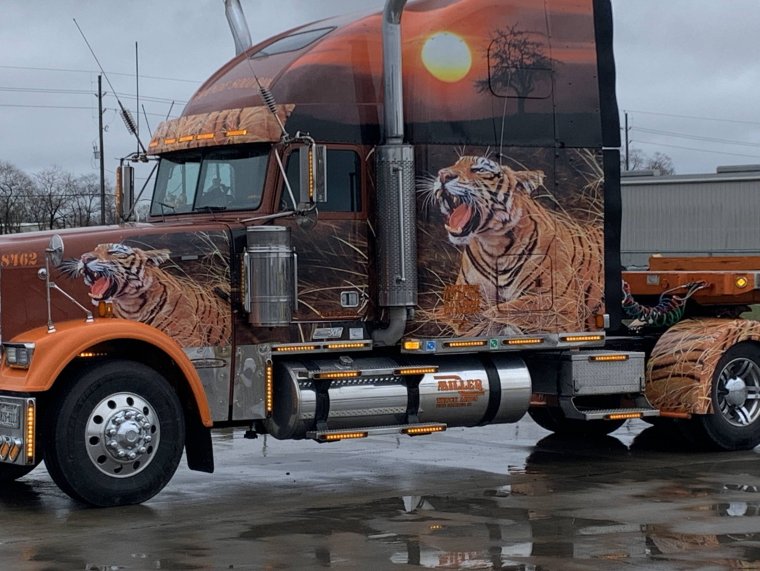 Аэрография на грузовике прикол