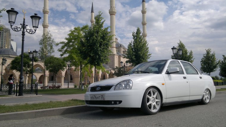 Лада Приора Чечня белая 05