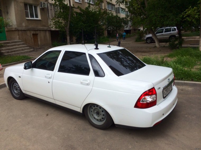 Белая прора хечбек ряддос с 2110