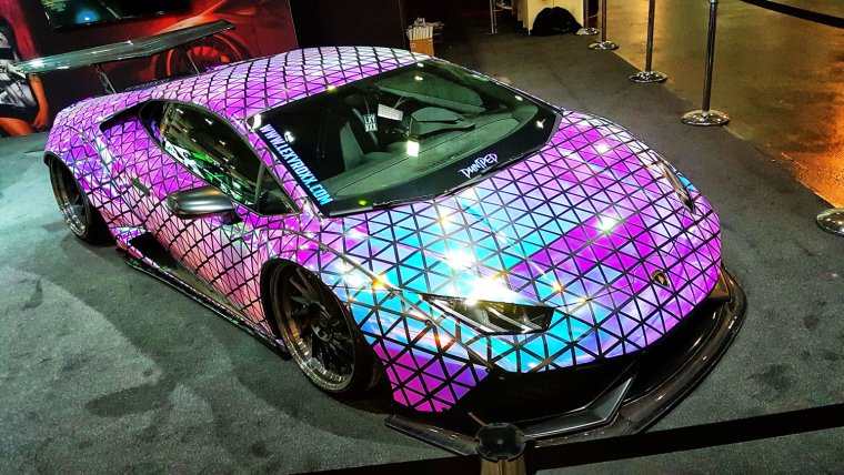 Разноцветная машина