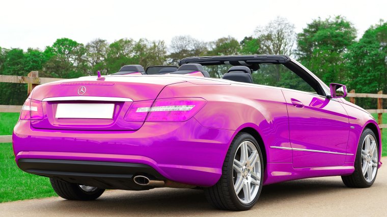 Розовый Мерседес кабриолет