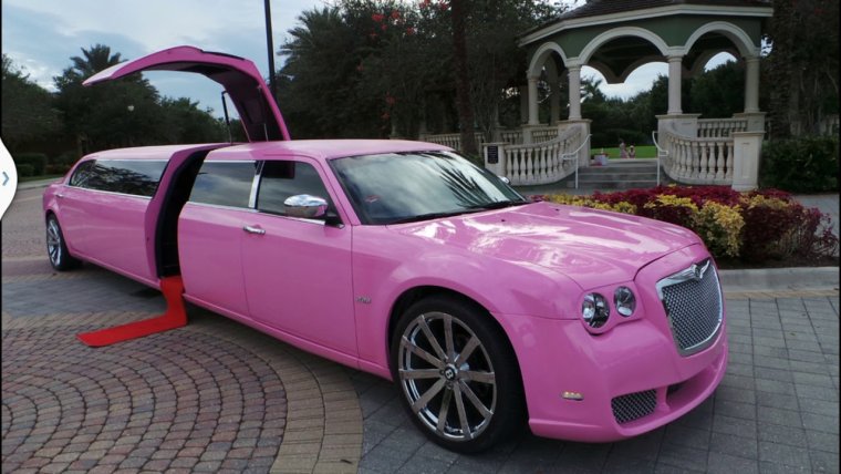 Розовая блестящая машина