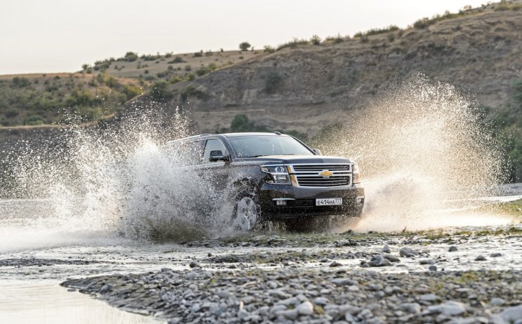 Джипы в воде