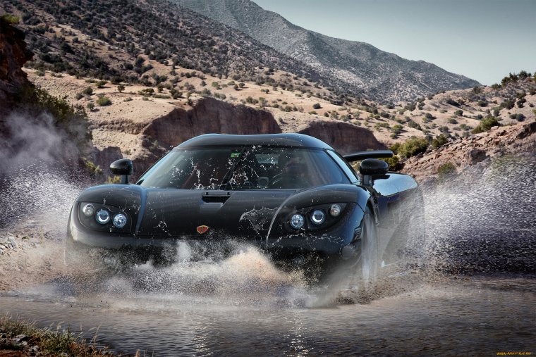 Машина в воде