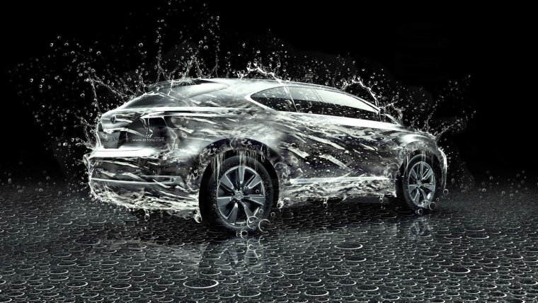 Авто в брызгах воды