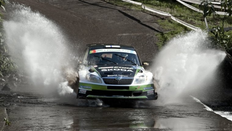 Гонки на мокром асфальте