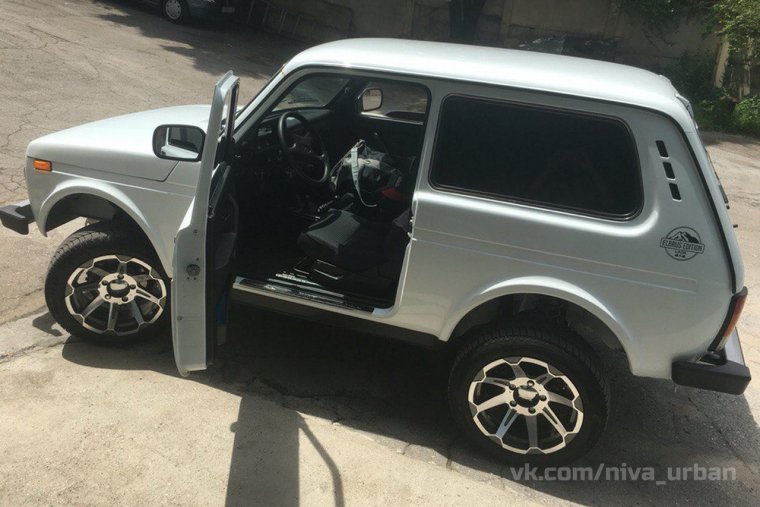 Нива 4х4 хромированные колеса