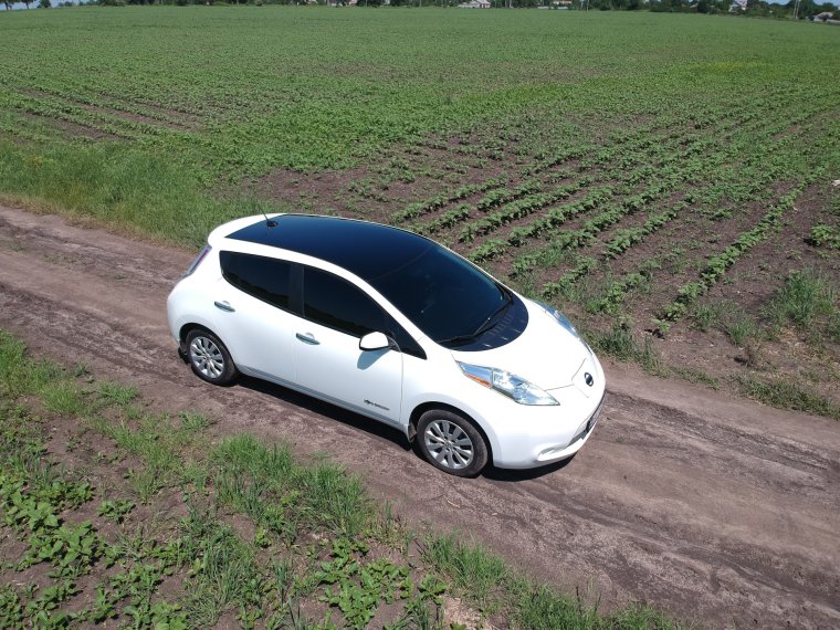 Nissan Leaf White