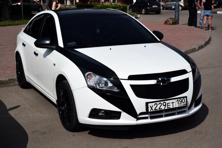 Шевроле Круз черный белый