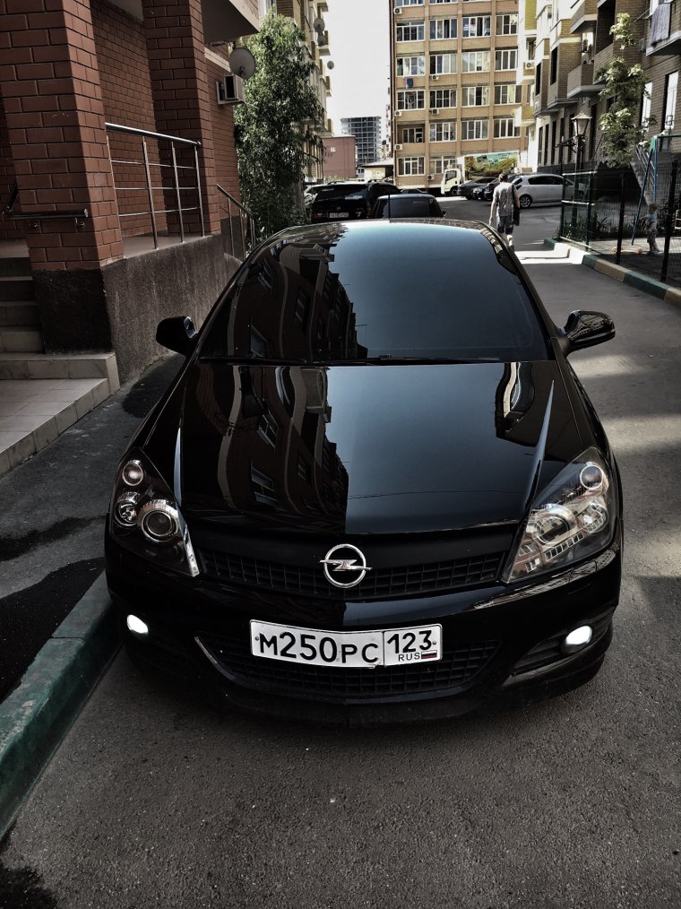Opel Astra h GTC Black