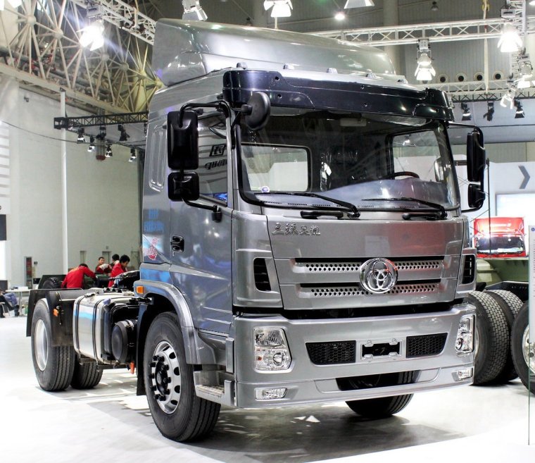 Тягач Sinotruk Huanghe x7