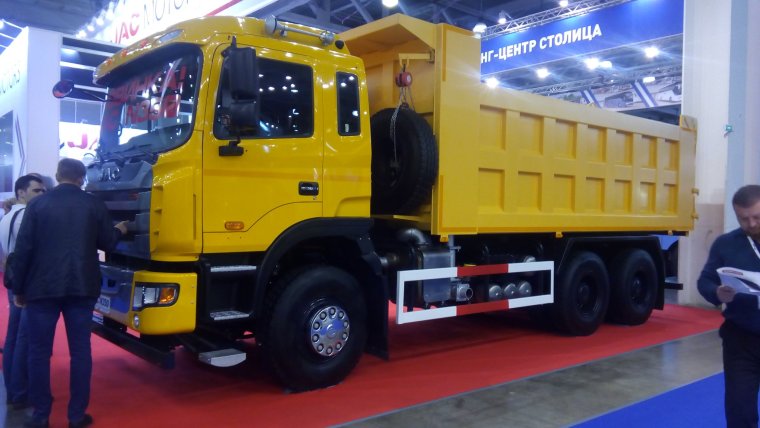 Китайские Грузовики ФАВ Шакман