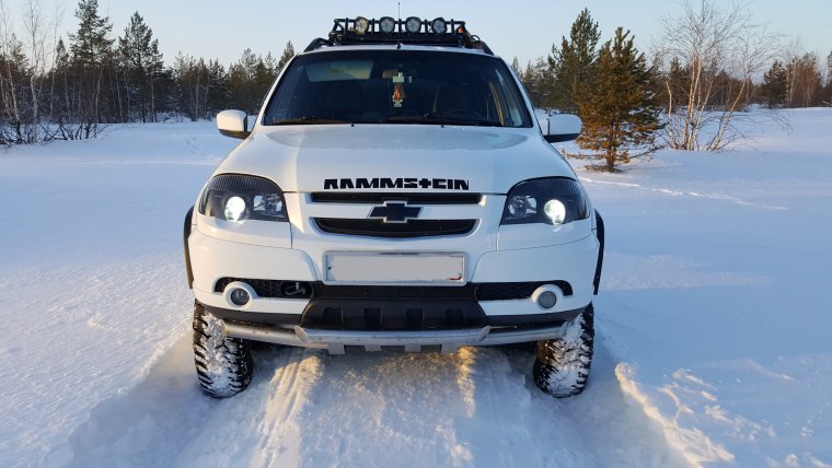 Шевроле Нива с обвесом внедорожный