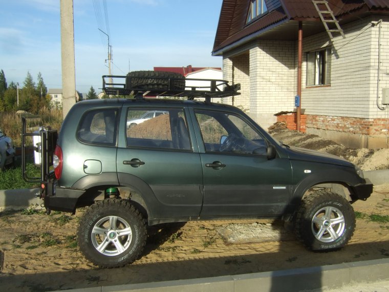 Лифтованая Нива Шевроле