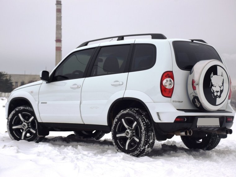 Нива Шевроле белая тонированная