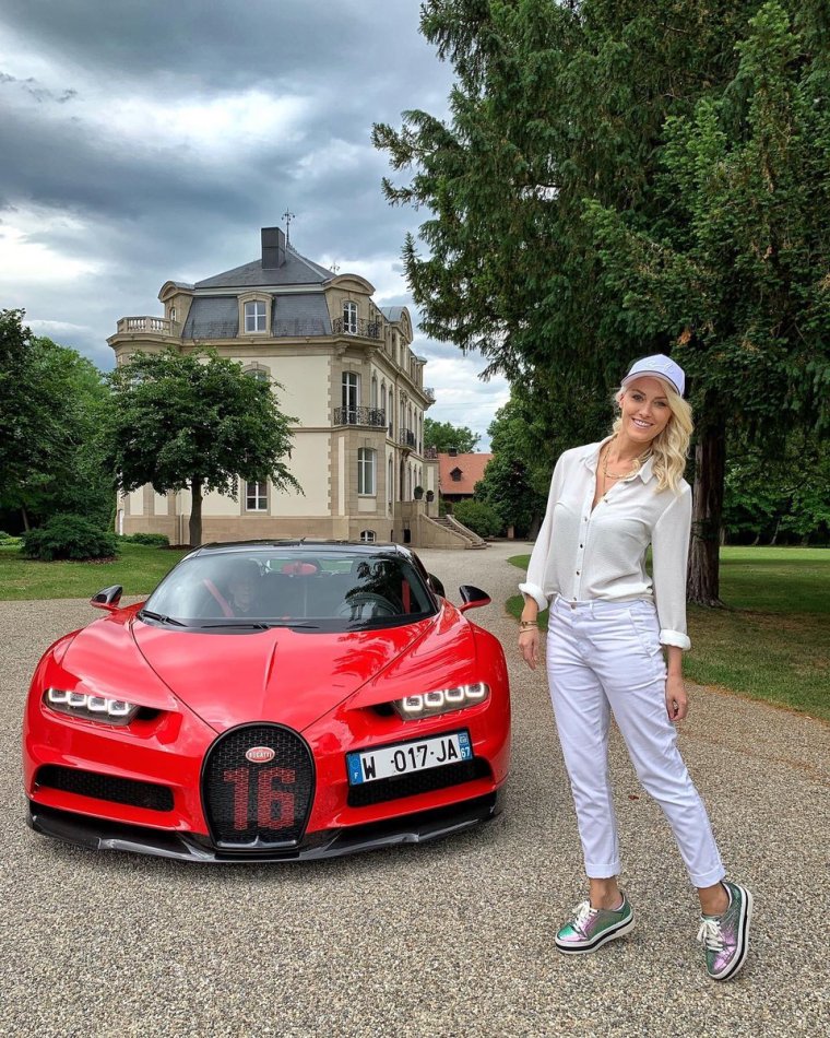 Суперкар блонди