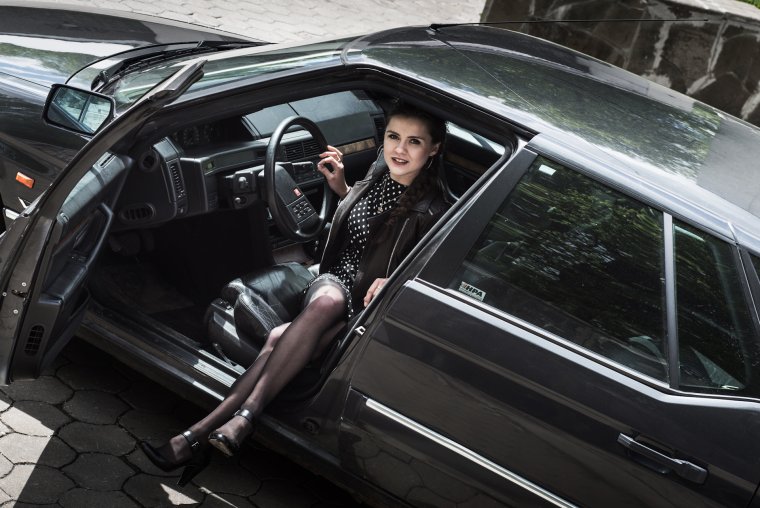 Алиса покажи мне в Яндексе самую красивую машину и быструю в мире