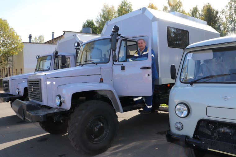 Автомобили Россети бригадные