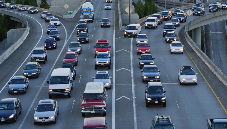 Автомобиль в движении