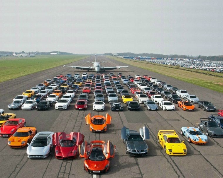 Куча автомобилей