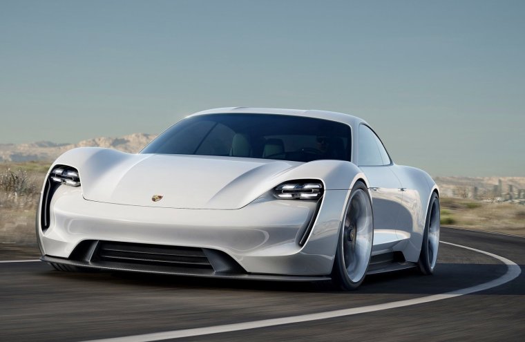 Гиперкар Кенигсегг АГЕРА 2020