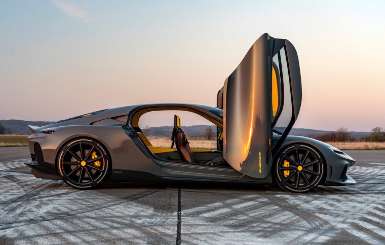 Машина MCLAREN Speedtail