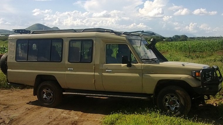 Toyota Land Cruiser Park Safaris