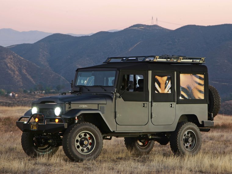 Тойота ленд Крузер 200 в грязи