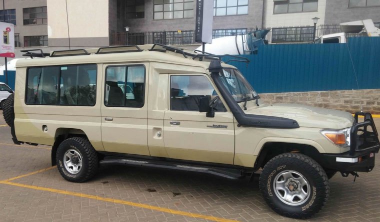 Toyota Land Cruiser Safari Expedition