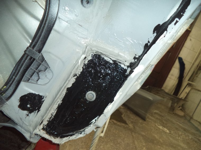 Герметик на арки авто