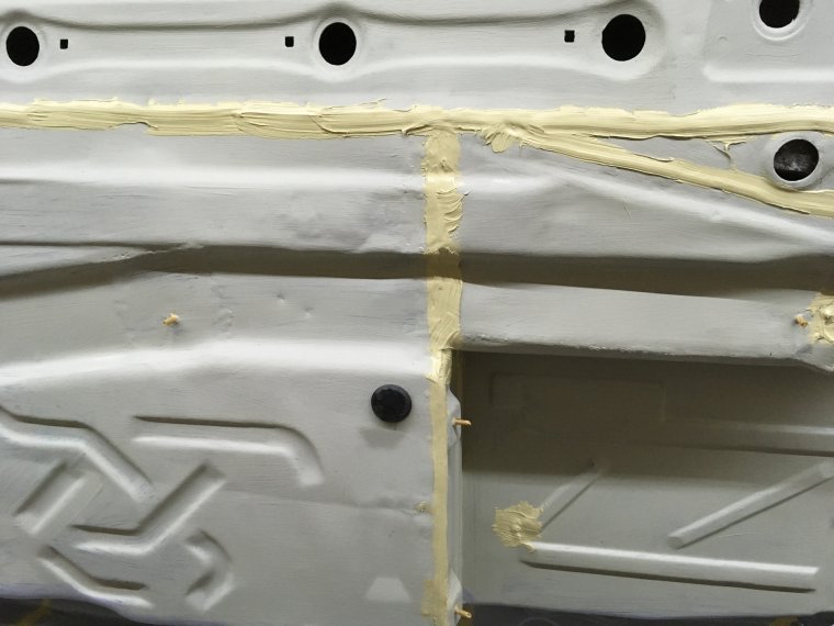 Шовный герметик кузовной заводской