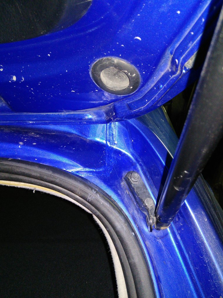 Шовный герметик на ВАЗ 2106