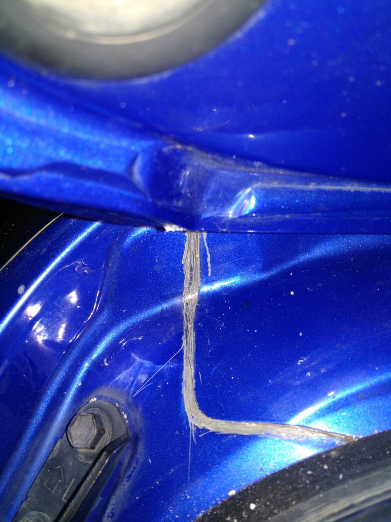 Заводской герметик Toyota rav4