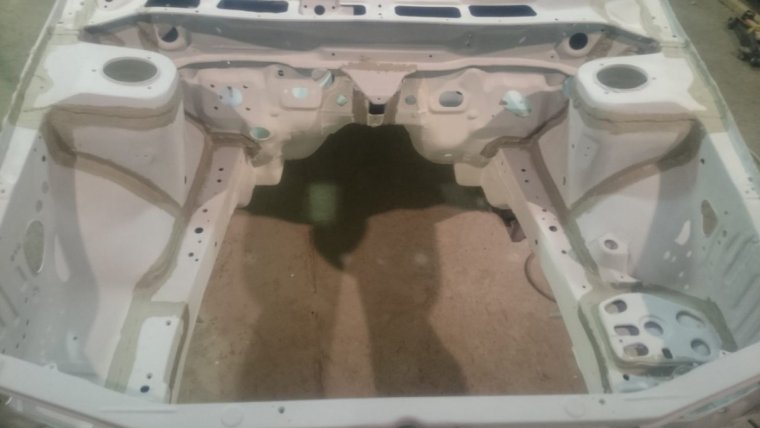 Швы герметика на лонжеронах Солярис