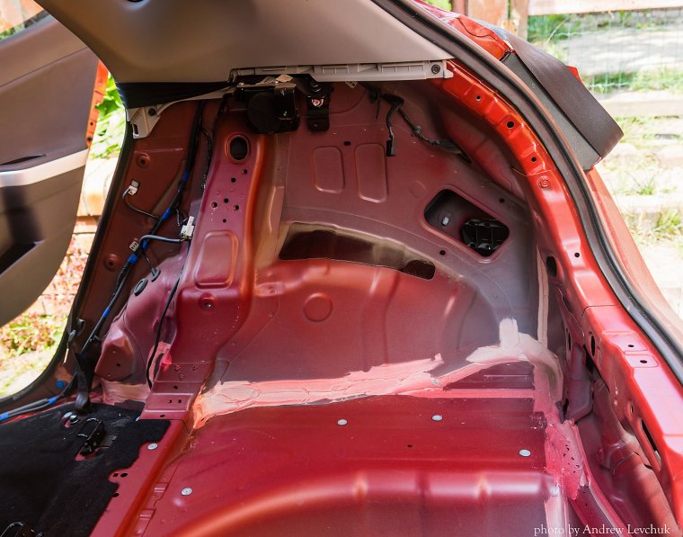 Заводской герметик на Киа СИД