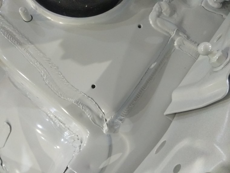 Skoda Rapid заводской герметик