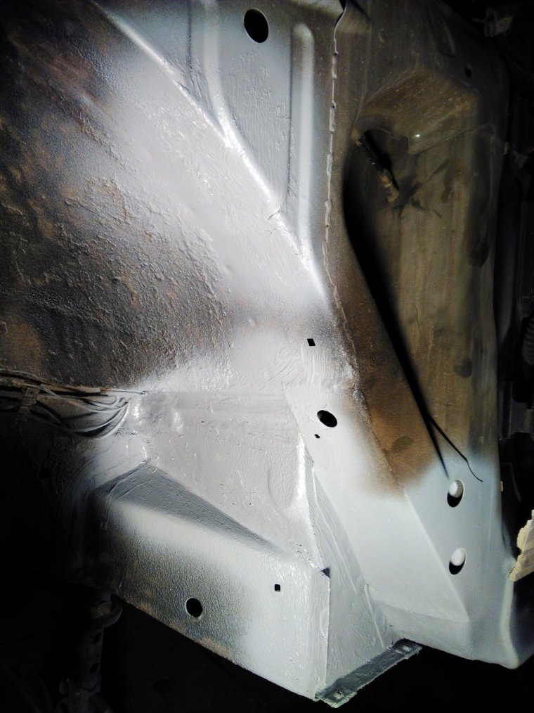 Обработка кузова кислотным грунтом на заводе