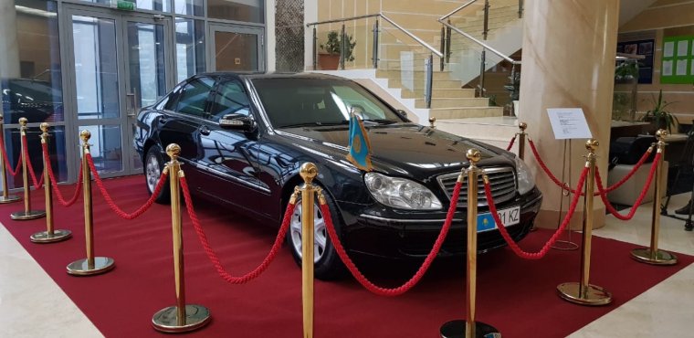 Машина фабрика Назарбаева