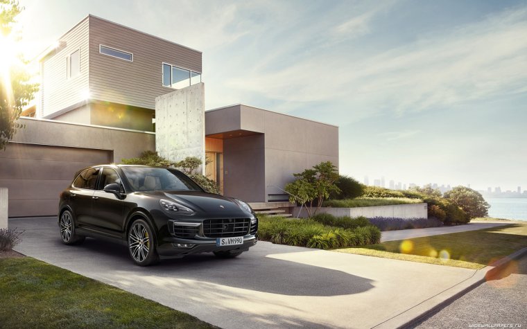 Порше Кайен и дом