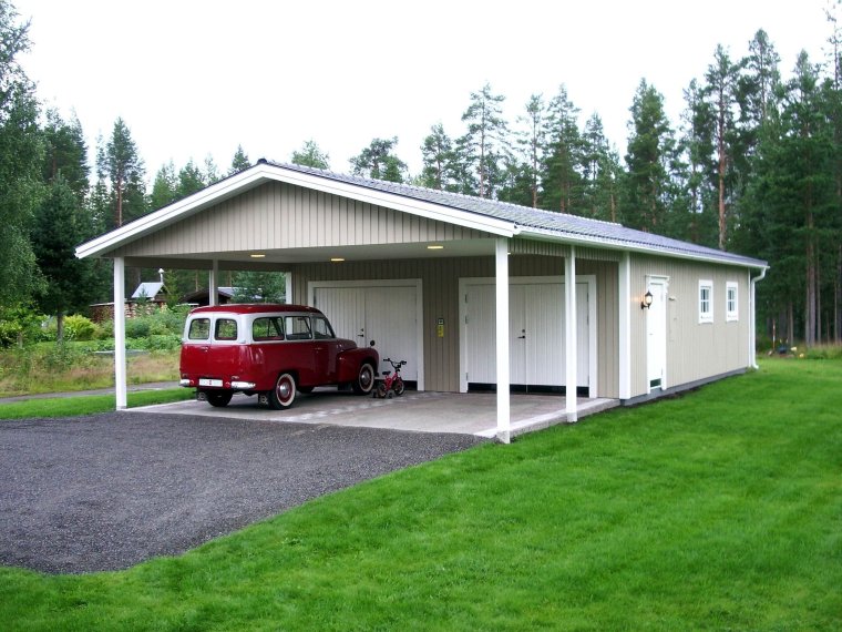 Хозблок с навесом для машины