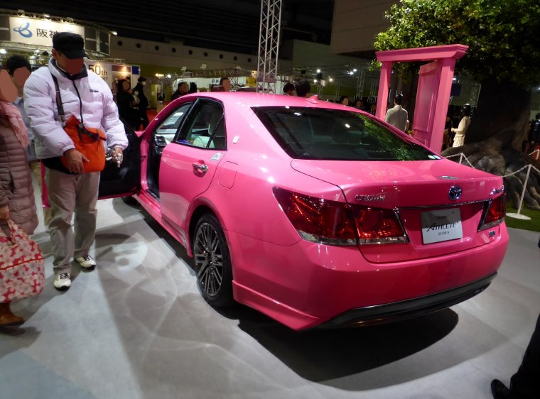 Toyota Crown Hybrid athlete 2013