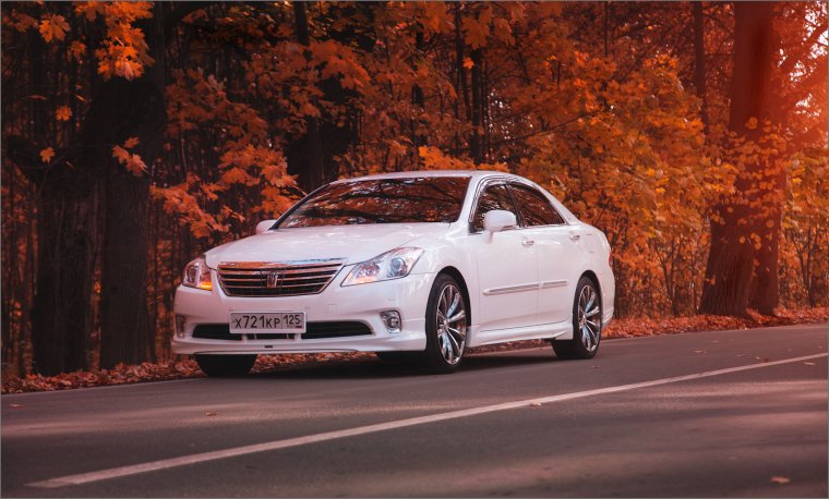 Toyota Crown s200 Wallpaper