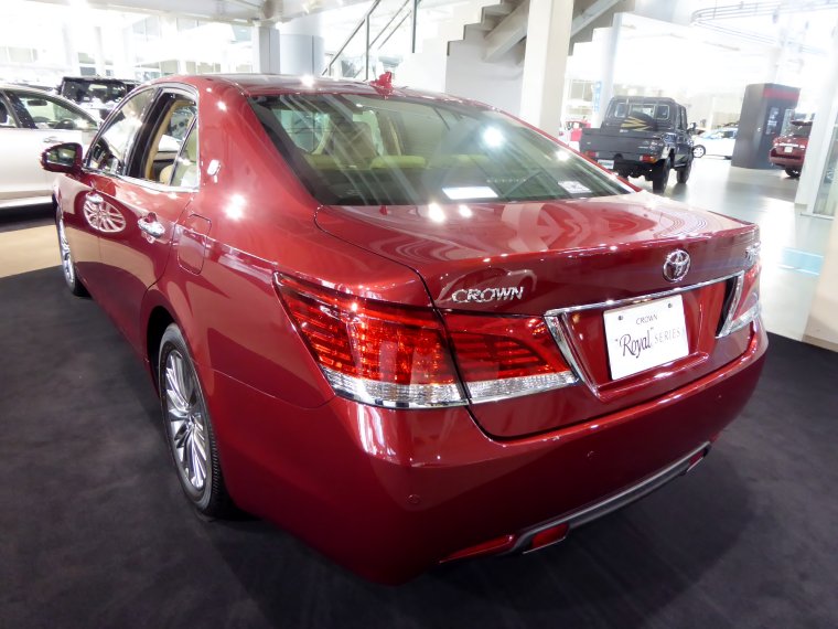 Toyota Crown Royal Saloon 2016