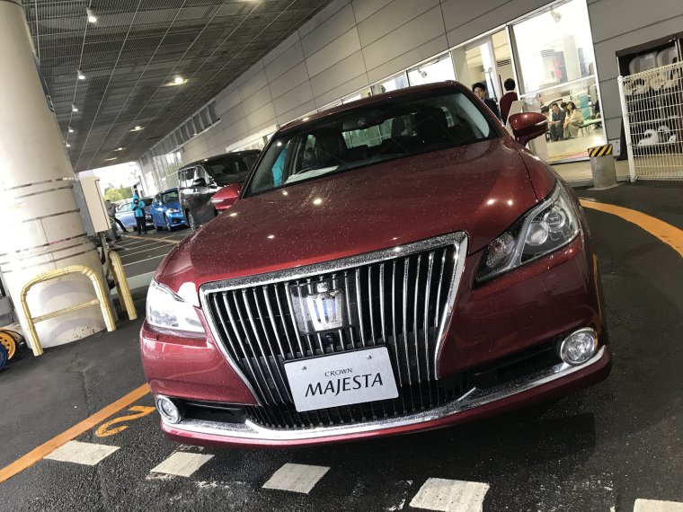 Toyota Crown athlete g 2017