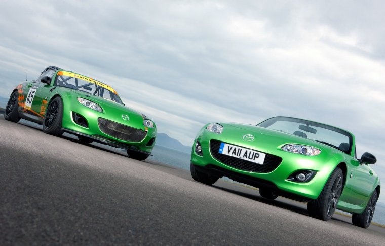 Mazda mx5 зеленая