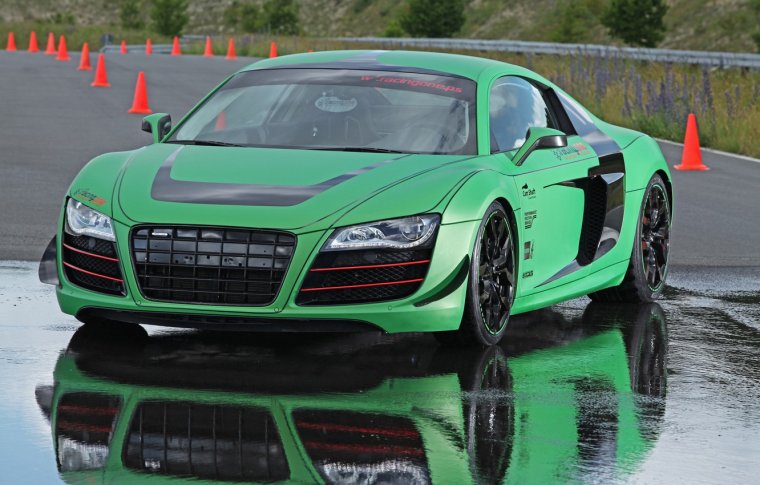 Ауди р8 зеленая