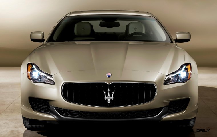 Мазерати Кватропорте спереди