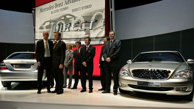 Водородный грузовик Мерседес