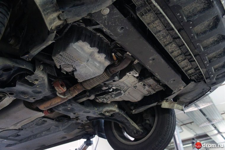 Шкода Рапид вид снизу днище