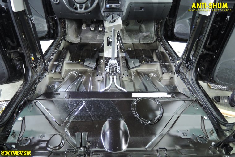 Шумоизоляция пола Шкода Рапид 2014